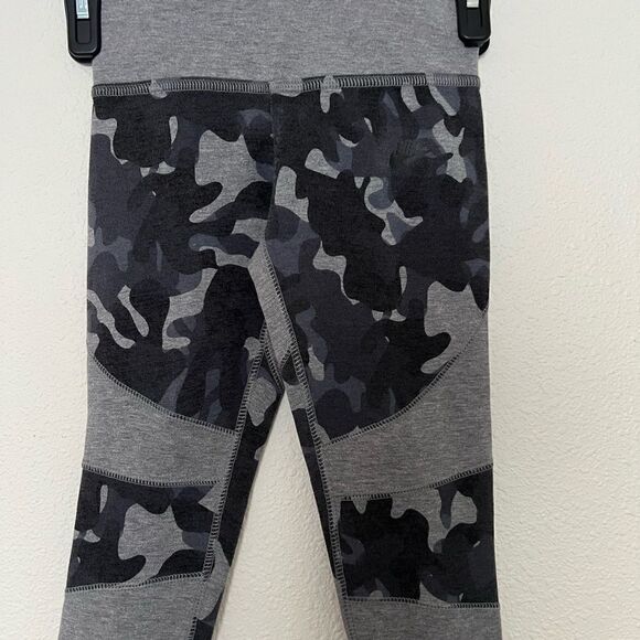 Nike Tech Fleece Girls Printed Camouflage Leggings Size XS - Picture 3 of 5